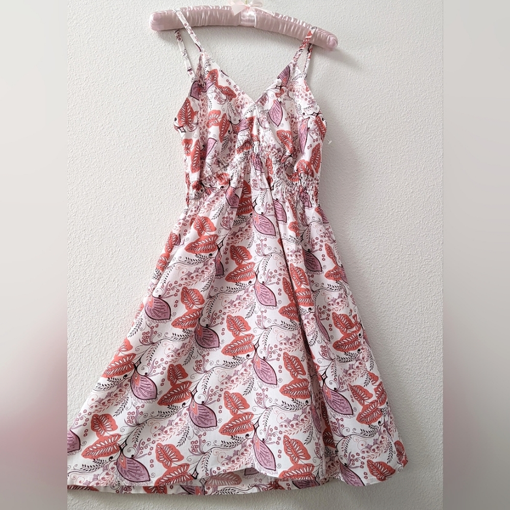 NWOT Hawaiian coral & white floral print smocked rayon dress size Medium